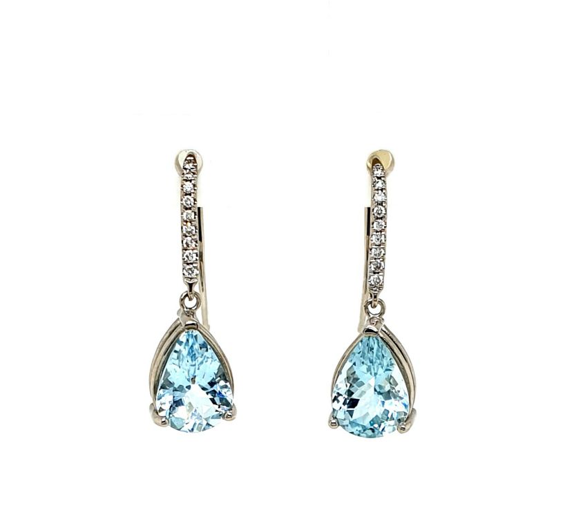 18ct wite Gold Aquamarine (10x7mm) 2x 1.85ct and Diamond 18x 0.005ct GH SI 